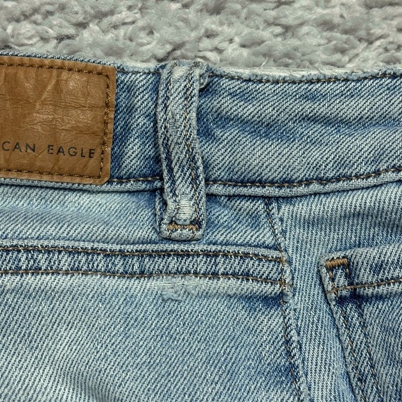 American Eagle Jeans Womens 12 Long Mom Jean Light Wash High Rise Stretch Casual - Picture 8 of 8